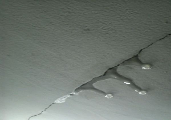 楼顶漏水可以用什么补漏
