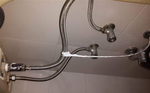 卫生间热水管漏水怎么办