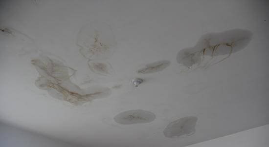 怎么从室内处理屋顶漏水